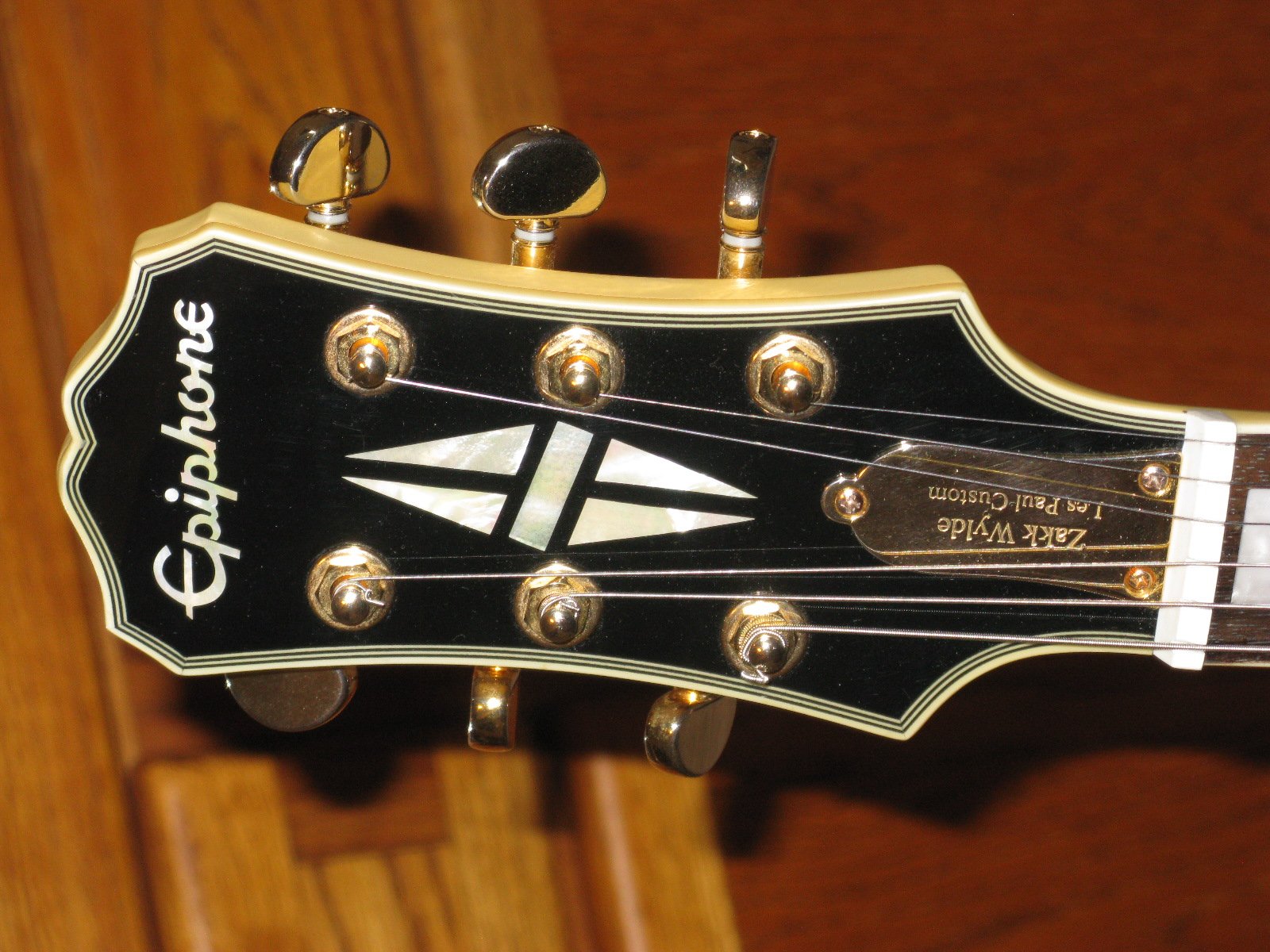 Epiphone Zakk Wylde Les Paul personalizado con acabado Bullseye y